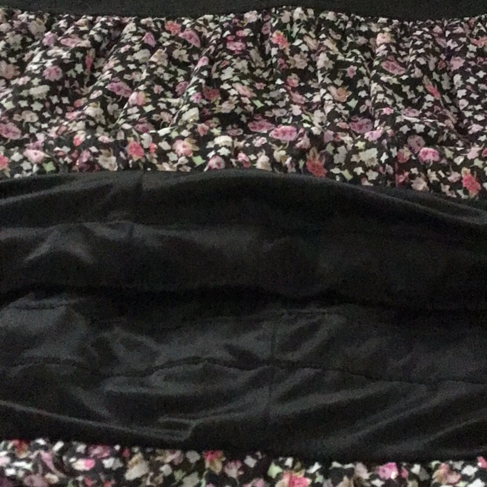 Express Skirt - Picture 4 of 4